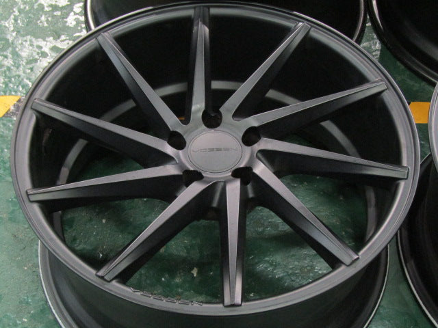 メルセデスベンツ・CLSクラス・C257【ホイール】VOSSEN（ヴォッセ）CVT　マットブラック【タイヤ】コンチネンタル　エクストリームコンタクトDWS06Plus（港北店）