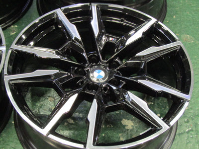 超希少・新車外し品【ホイール】BMW　G16　8シリーズ　M850i純正　ダブルスポークスタイリング895M【タイヤ】ピレリ　P-ZERO　PZ4　BMW承認ランフラット（港北店）