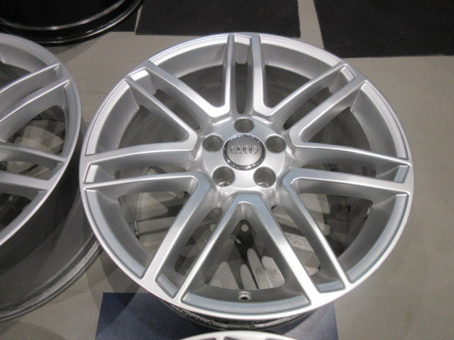 【車種】アウディ　Ａ７　　タイヤサイズ変更でＡ５にも【ホイール】アウディ　４G系　A７スポーツバック　Sライン　純正【タイヤ】ハンコック ベンタス （横浜青葉店）