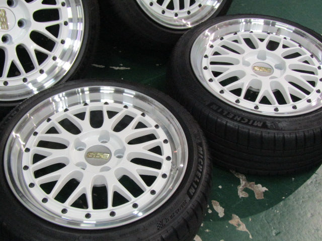 【車種】トヨタ　クラウン　セルシオ　センチュリー　マークX【ホイール】BBS　LM　リミテッドスタイル　WBP-SLD　専門業者後塗りパールホワイト【タイヤ】弊社指定輸入タイヤ （港北店）