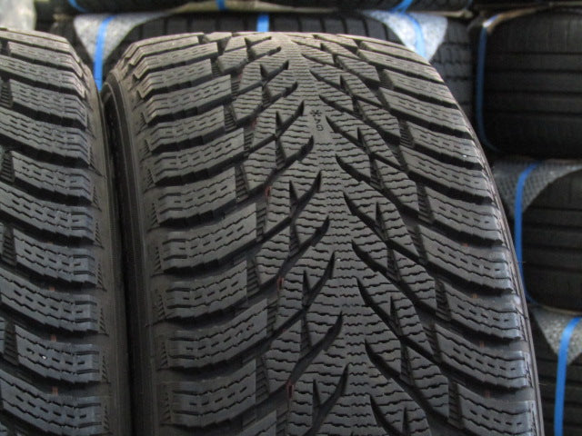 【車種】BMW　X1　X2【ホイール】BMW　F48　X1純正　Vスポークスタイリング560【タイヤ】ノキアン　ハッカペリッタR3　ランフラット （港北店）