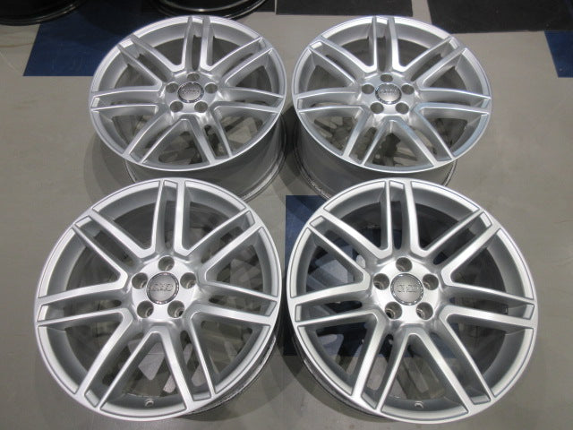 【車種】アウディ　Ａ７　　タイヤサイズ変更でＡ５にも【ホイール】アウディ　４G系　A７スポーツバック　Sライン　純正【タイヤ】ハンコック ベンタス （横浜青葉店）