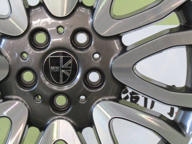 【車種】MINI【ホイール】MINI　F型　YOURS　クーパー純正　バニティスポーク　2トーン【タイヤ】NITTO　NT555　G2 （港北店）