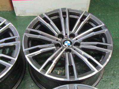 【車種】BMW　3シリーズ　G20　4シリーズ　G22【ホイール】G20 3シリーズ Mスポーツ純正 Mライトアロイ・ダブルスポークスタイリング790【タイヤ】ピレリ ウインターアイスアシンメトリコ Plus　ランフラット （港北店）