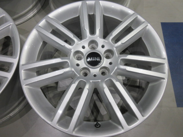【車種】MINI F60型 クロスオーバー【ホイール】ペア・スポーク532【タイヤ】ピレリ ウィンターアイスゼロアシメ （横浜青葉店）