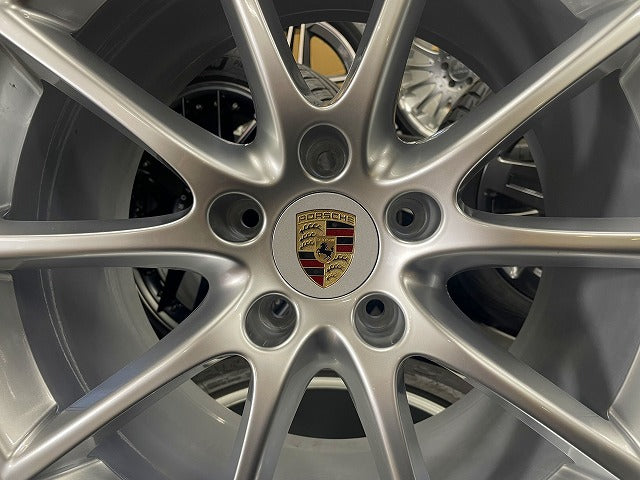 【車種】ポルシェ 現行 カイエン【ホイール】ポルシェ 現行 カイエン 純正 【タイヤ】ヨコハマタイヤ アイスガードSUV 新品スタッドレスタイヤ 275/45-20 305/40-20 （世田谷店）