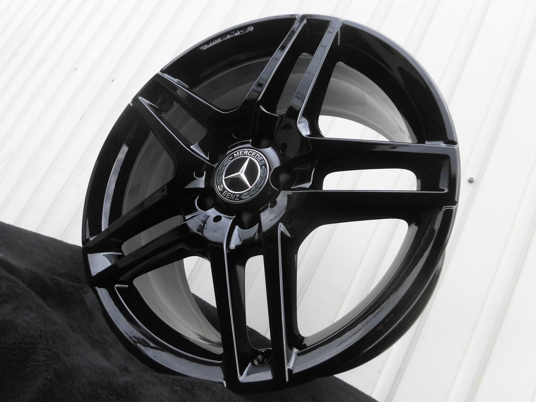 Mercedes-Benz AMG純正18インチホイールとタイヤセット