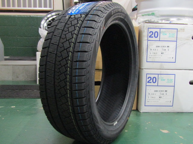 【車種】フォルクスワーゲン　シロッコ【ホイール】フォルクスワーゲン　13C系　シロッコTSI純正【タイヤ】ピレリ　アイスゼロアシンメトリコ （港北店）