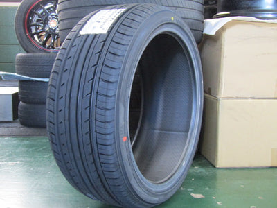 【車種】トヨタ【ホイール】トヨタ　210系クラウン　3.5アスリート純正　専門業者後塗りハイパーシルバー【タイヤ】ヨコハマ　ブルーアース　ES32 （港北店）