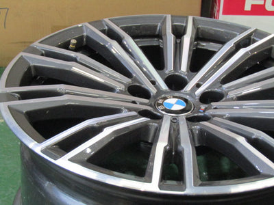 【車種】BMW　3シリーズ　G20　4シリーズ　G22【ホイール】G20 3シリーズ Mスポーツ純正 Mライトアロイ・ダブルスポークスタイリング790【タイヤ】ピレリ ウインターアイスアシンメトリコ Plus　ランフラット （港北店）